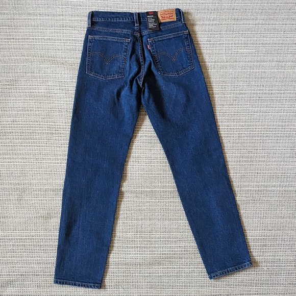 Levi's Wedgie Fit Jeans Slim Straight Tapered Leg Size 26 Medium Dark Wash - Picture 3 of 8